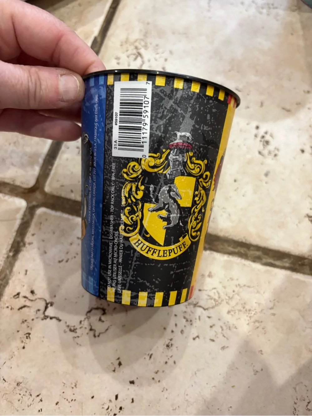 Gryffindor Themed Disposable Party Cup - Yellow Crest Design